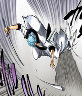 Grimmjow pulls his Zanpakutō out of the tower.