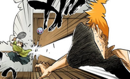 Ichigo hurls the Reishūkaku at Ganju.