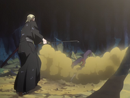 Izuru weighs down the spears with Wabisuke.