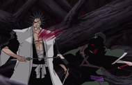 Mue slashes Kenpachi.