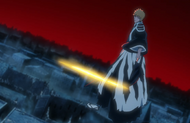 Ichigo charges a Getsuga Tenshō with the smaller blade of Zangetsu.