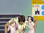 Karin and Yuzu help an injured Yasutora Sado.