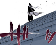 Byakuya watches as Renji runs toward Senzaikyū.