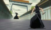 Ikkaku peleando con Hisagi