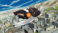 Ichigo moves Aizen away from Karakura Town.