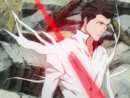 Aizen cut by urahara