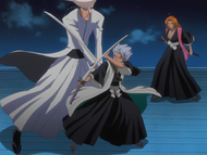 Hitsugaya fights Shawlong as Matsumoto looks on.