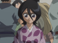 Rukia stops running for a moment out of fatigue.