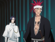 Uryū and Renji prepare to escape Szayelaporro's palace.