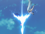 Grimmjow strikes Ichigo in the side of the head.