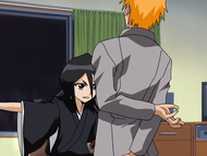 Rukia uses Bakudō #1. Sai on Ichigo.