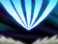 One set of Desgarrón dwarfs Ichigo Kurosaki and pushes him toward the ground.