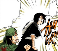 Hanatarō realizes that Ichigo is fighting Kenpachi alone while Ganju carries him.