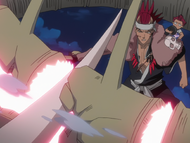 Renji protects Ururu and Jinta from Yylfordt.