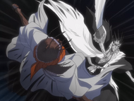 Tōsen narrowly dodges Kenpachi's attack.