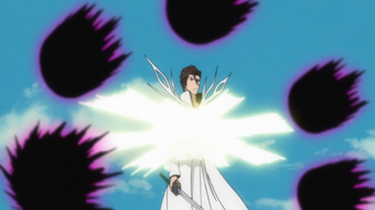 Urahara Appears Stop Aizen Bleach Wiki Fandom The twelfth division's new captain, urahara kisuke. urahara appears stop aizen bleach