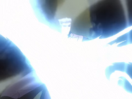 Kariya deflects Ichigo's Getsuga Tenshō.