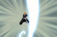 Ichigo fires a Getsuga Tenshō.