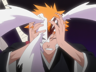 Ichigo envisions his inner Hollow forming a mask over his face.