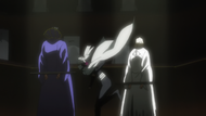 Yoruichi rescues Tessai and Urahara from Central 46.