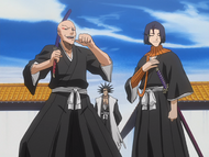 Yumichika and Ikkaku arrive to fight the lieutenants for Kenpachi.