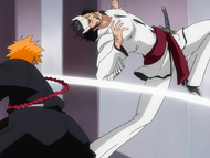 Dordoni dodges Ichigo's slash with a pirouette.