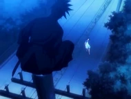 O16 Renji pojawia się nad Rukią