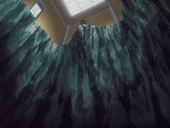 Uryū and his friends discover a massive pit in one of the rooms.