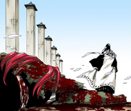 Renji lies on the ground behind Byakuya.