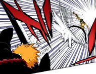 Shinji repels Ichigo with a slash of his Zanpakutō.