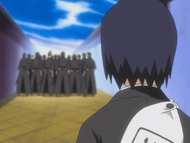 Hanatarō finds a group of Eleventh Division Shinigami.