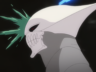 Di Roy has a chunk of his head bitten out by Grimmjow.