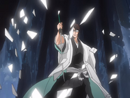 Aizen dispels the illusion surrounding his Zanpakutō.