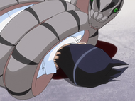 Uryū is wounded by the snake.