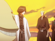 Unohana arrives at Sōkyoku Hill after Aizen's defection.