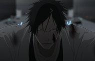 Akon apologizes to Ichigo for not being able to bring him through sooner.
