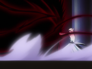 Ulquiorra tries to stop Ichigo's Getsuga Tenshō with his hands.