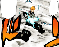 Ichigo stops Quilge's Heilig Pfeil.