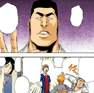 Mizuiro watches as Ichigo negotiates with Karakura High School's sports teams.