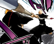 Ikkaku jabs his Shikai, Hōzukimaru, at Ichigo.