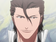 Aizen up close after his defection.