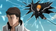 Ichigo se dispone a atacar a Aizen (anime)