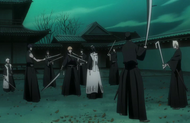 Ichigo surrounded by Shinigami