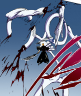 Ichigo cuts the Jigoku no Gaki to pieces with Tensa Zangetsu.