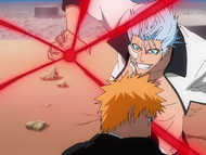 Grimmjow charges a Cero aimed at Ichigo's head.