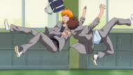 Ichigo grapples with Keigo.