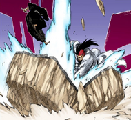 Edrad attacks Ikkaku, who dodges by leaping into the air.