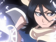 Rukia prepares to use Tsugi no mai, Hakuren.