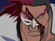 Edrad is injured by Ikkaku's surprise attack.