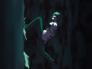 Ichigo attempts to run up the side of the Shattered Shaft.